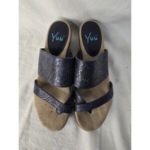 Yuu Womens Navy Blue Embossed Floral Wedge Sandals Toe Loop Slip On Size 8.5M